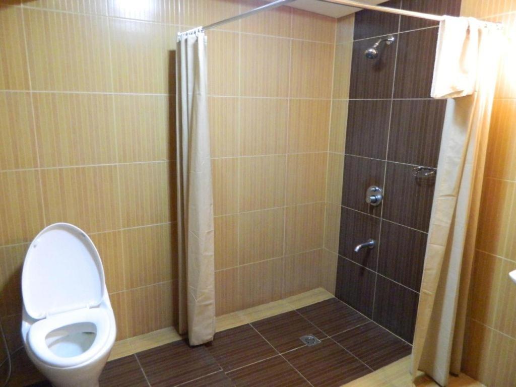 Starmark Hotel Naga Kültér fotó