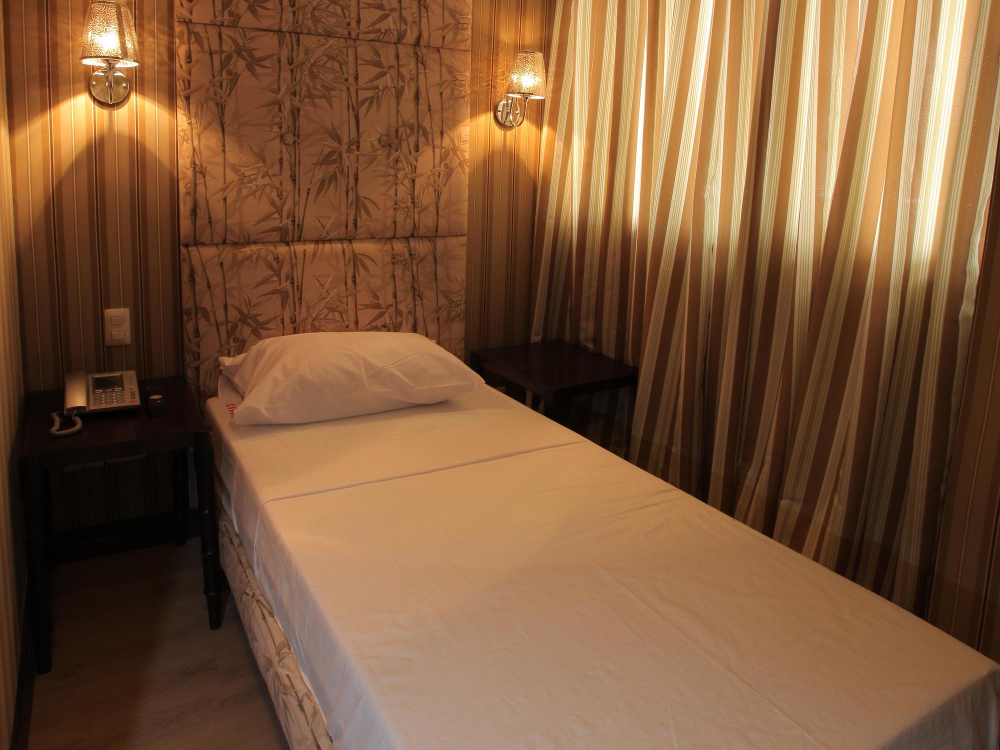 Starmark Hotel Naga Kültér fotó